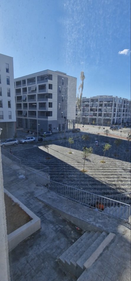 Tirane, jepet me qera nga Pronari, pa-komision apartament 3+1+Aneks+Ballkon Kati 1, 133 m² 540 € 