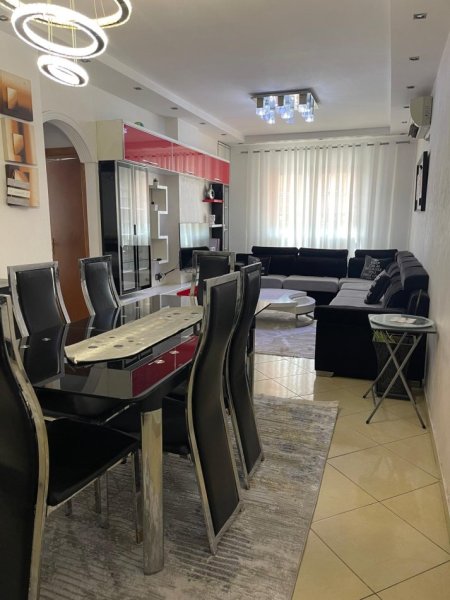 Tirane, jepet me qera apartament 2+1+Ballkon Kati 4, 100 m² 45.000 € (KTHESA E KAMZES,PALLATET E VERDHA)