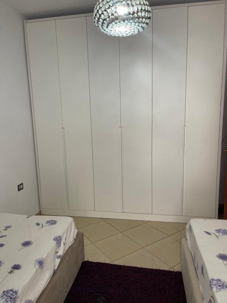 Tirane, jepet me qera apartament 2+1+Ballkon Kati 4, 100 m² 45.000 € (KTHESA E KAMZES,PALLATET E VERDHA)