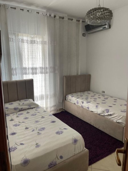Tirane, jepet me qera apartament 2+1+Ballkon Kati 4, 100 m² 45.000 € (KTHESA E KAMZES,PALLATET E VERDHA)