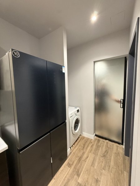 Tirane, jepet me qera apartament 2+1+Ballkon Kati 1, 70 m² 650 € (Rruga Peti)