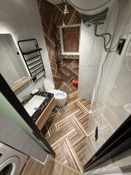 Tirane, jepet me qera apartament 2+1+Ballkon Kati 1, 70 m² 650 € (Rruga Peti)