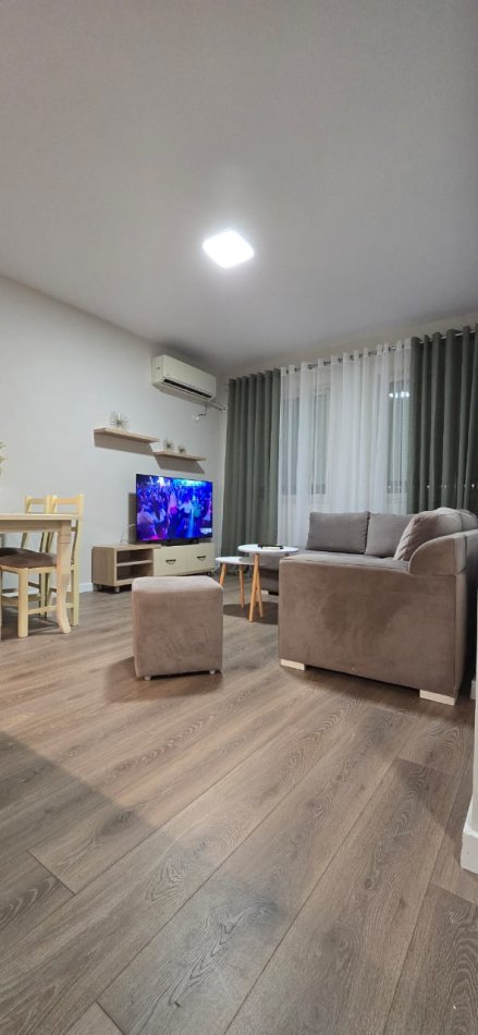 Tirane, jepet me qera apartament 1+1+Ballkon Kati 2, 65 m² 600 € (Pranë Kesh-it, Vasil Shanto ,Tiranë)