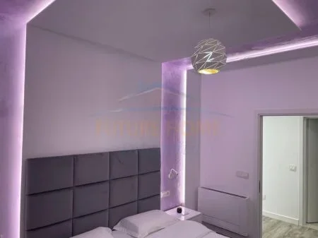 Tirane, jepet me qera apartament 1+1 Kati 8, 80 m² 1.000 € 