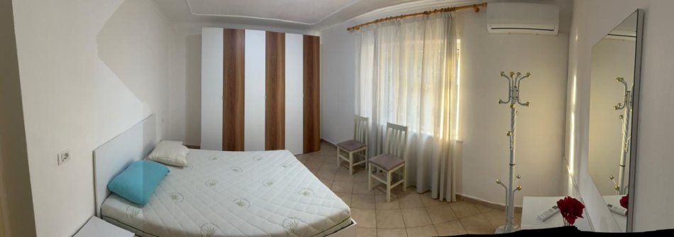 Jepet me Qera Apartamenti 1+1 ne Qender te Tiranes Afer Sheshit Skenderbej   500 € ,nese paguhet per 1 vit qerajaj eshte 420Euro