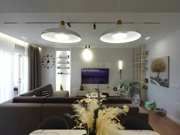 Tirane, shitet apartament 3+1+Aneks+Ballkon Kati 2, 152 m² 365.000 € (Kodra e Diellit)