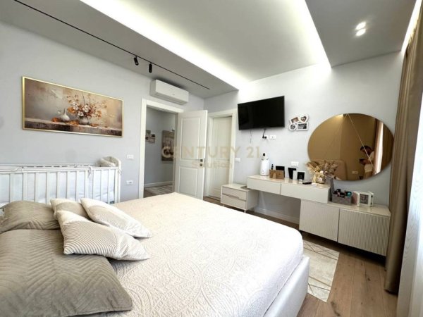 Tirane, shitet apartament 3+1+Aneks+Ballkon Kati 2, 152 m² 365.000 € (Kodra e Diellit)