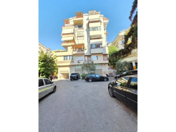 Tirane, shitet apartament+verande | Penthouse 2+1+Aneks+Ballkon Kati 5, 101 m² 149.000 € (Kodra e Diellit)