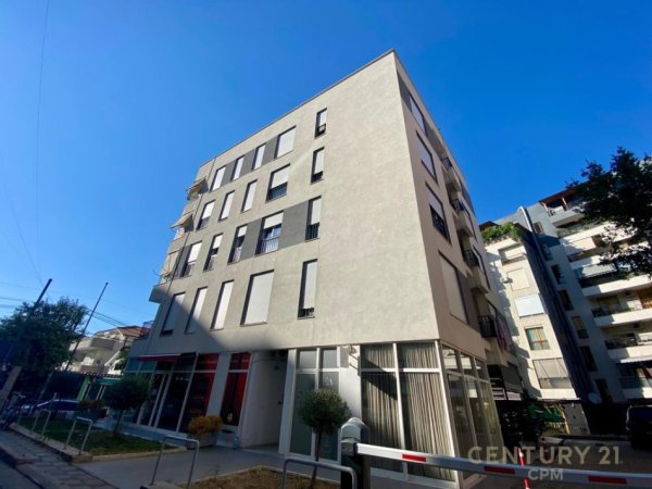 Tirane, shitet garazh | post parkimi Kati -1, 13 m² (Komuna e Parisit)