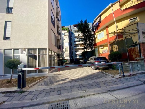 Tirane, shitet garazh | post parkimi Kati -1, 13 m² (Komuna e Parisit)