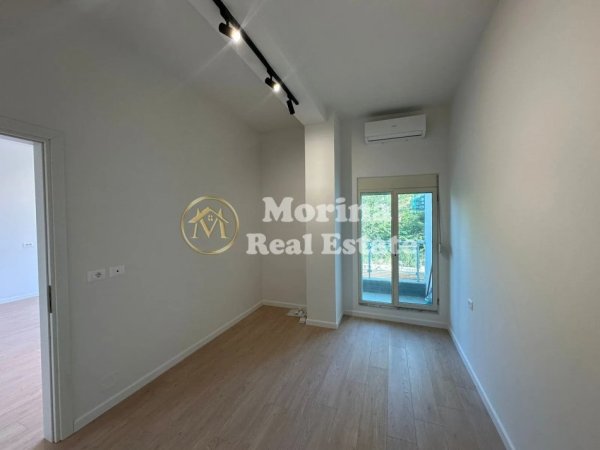 Tirane, jepet me qera ambjent biznesi Kati 1, 55 m² 500 € (Bulevardi i Ri)