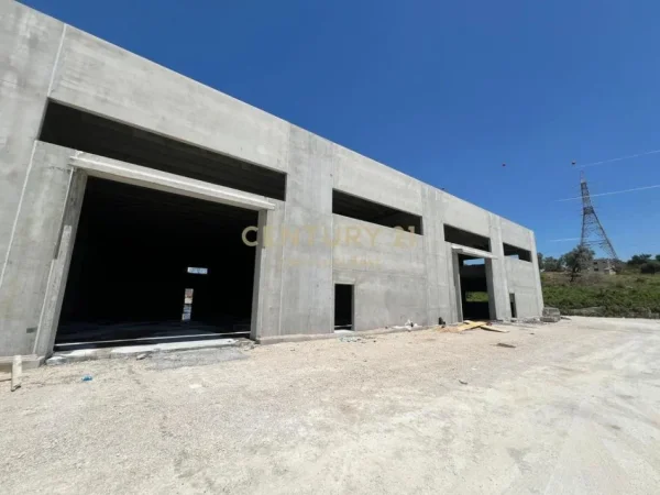 Tirane, shes magazine Kati 0, 1.350 m² 1.620.000 € (Au)