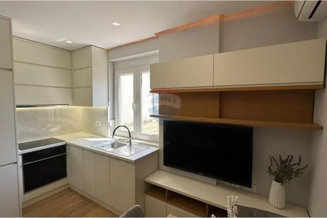 Tirane, shitet apartament 2+1+Ballkon Kati 2, 70 m² 154.000 € (Kopshti Botanik)