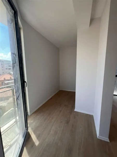 Tirane, shitet apartament 2+1+Ballkon , 107 m² 225.000 € (Mine Peza Residence)