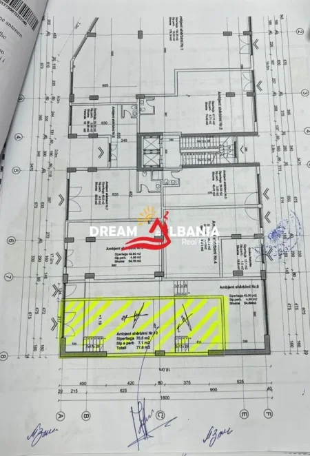 Tirane, shitet dyqan Kati 0, 77 m² 147,440 € (Rruga Bardhyl)