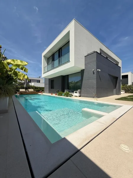 Tirane, shitet Vile 4+1+Ballkon Kati 2, 151 m² 1.200.000 € (Vishnje)