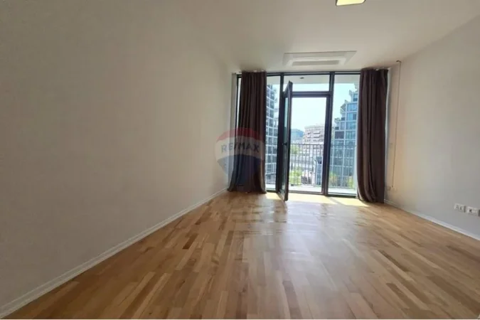 Tirane, jepet me qera zyre , 140 m² 1.850 € 