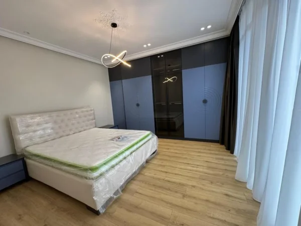 Tirane, shes apartament 3+1+Ballkon Kati 5, 167 m² 420.000 € (BULEVARDI I RI)