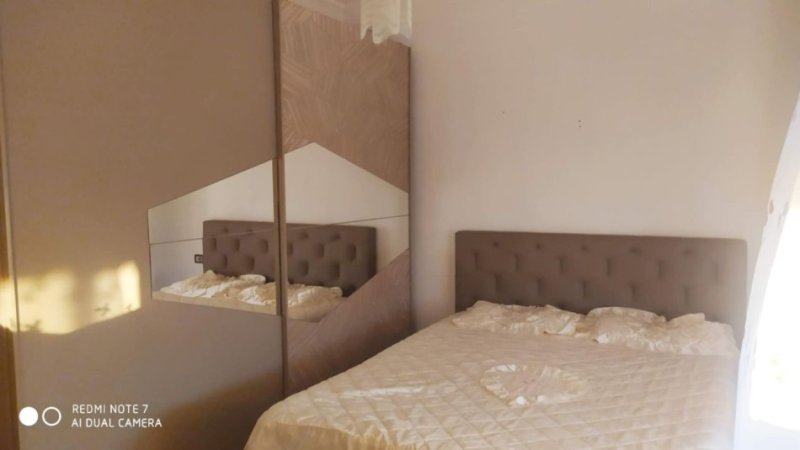 Tirane, jap me qera apartament 2+1 Kati 6, 80 m² 400 € (Fresku)
