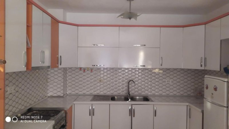 Tirane, jap me qera apartament 2+1 Kati 6, 80 m² 400 € (Fresku)