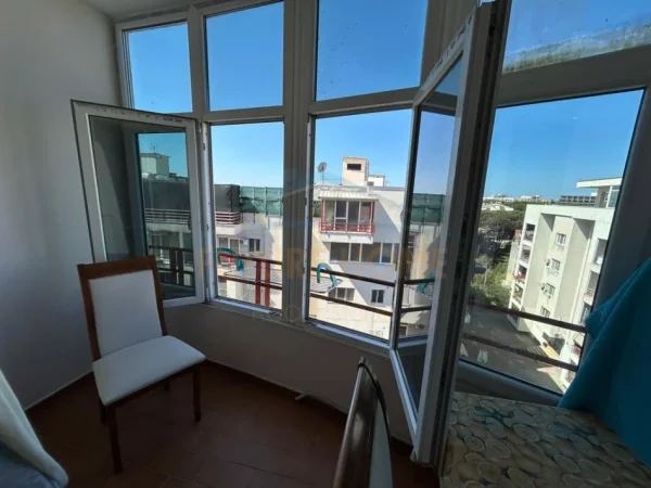 Mali Robit, shitet apartament 1+1+Ballkon Kati 6, 75 m² 72.000 € (Mali i Robit, Golem)