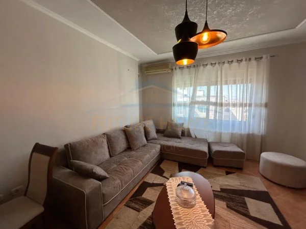 Mali Robit, shitet apartament 1+1+Ballkon Kati 6, 75 m² 72.000 € (Mali i Robit, Golem)