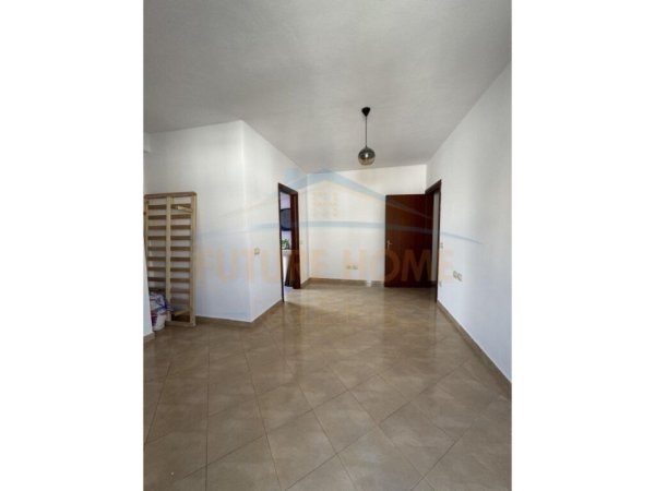 Tirane, jepet me qera apartament 2+1 Kati 7, 135 m² 500 € 