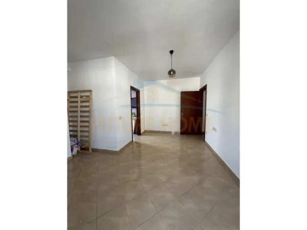 Tirane, jepet me qera apartament 2+1 Kati 7, 135 m² 450 €