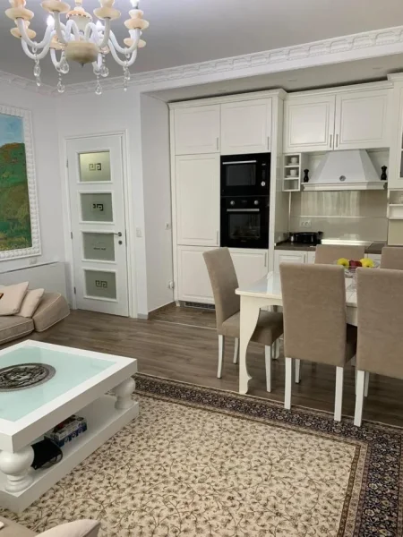 Tirane, jepet me qera apartament 3+1+Ballkon Kati 4, 110 m² 1.000 € (Rruga e Ullishtes)