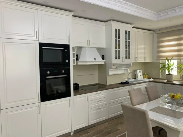 Tirane, jepet me qera apartament 3+1+Ballkon Kati 4, 110 m² 1.000 € (Rruga e Ullishtes)