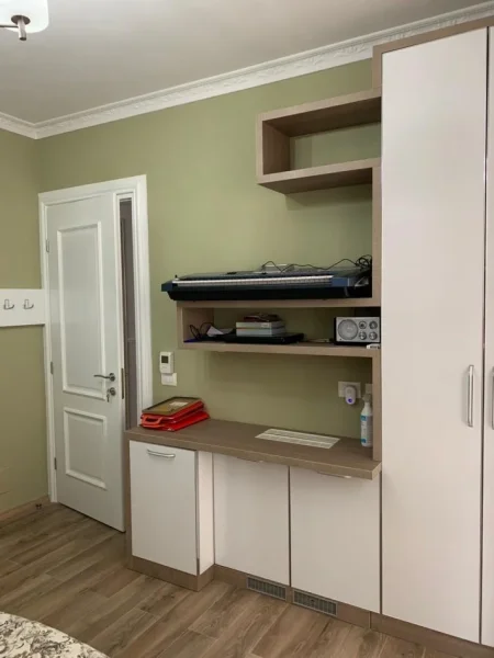 Tirane, jepet me qera apartament 3+1+Ballkon Kati 4, 110 m² 1.000 € (Rruga e Ullishtes)