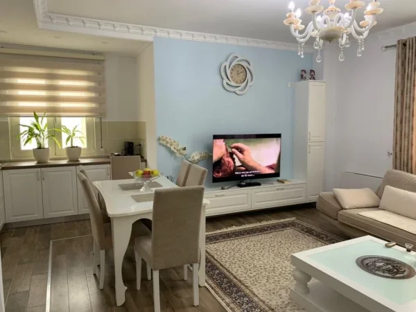 Tirane, jepet me qera apartament 3+1+Ballkon Kati 4, 110 m² 1.000 € (Rruga e Ullishtes)