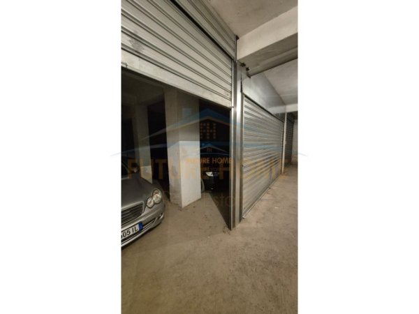 Tirane, shitet garazh | post parkimi , 25 m² (Unaza e Re prane Fabrikes se Miellit Tirane)