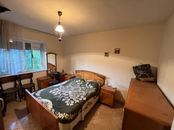 Tirane, jepet me qera apartament 2+1 Kati 2, 75 m² 