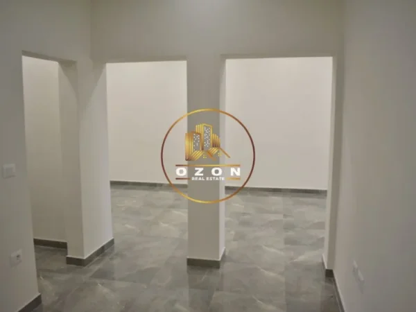 Tirane, shitet dyqan Kati 0, 70 m² 465.000 € (Stadiumi Dinamo)