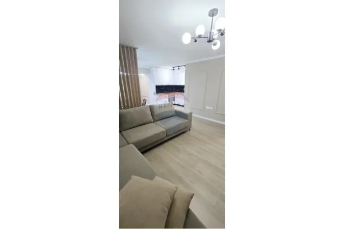 Tirane, jepet me qera apartament 3+1+Ballkon , 125 m² 1.000 € 