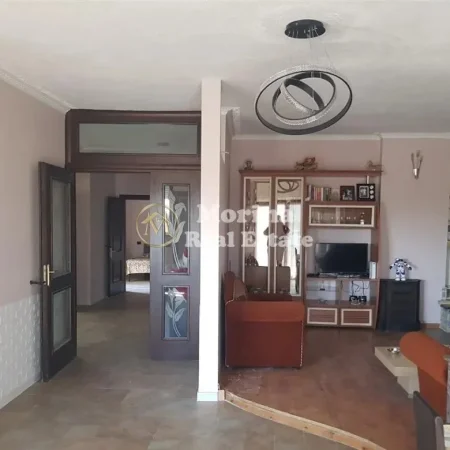 Durres, shitet apartament 3+1 Kati 8, 330 m² 200.000€ (Rruga Hysen Myshketa)