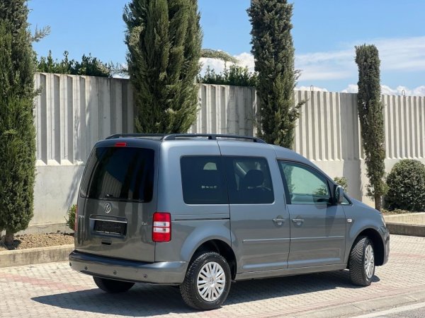 VOLKSWAGEN CADDY 1.6 NAFTE 👉 2012 👈 kambio AUTOMATIKE 8.490 €