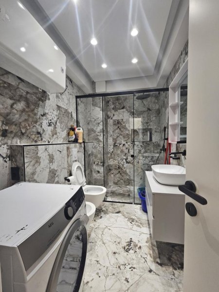 Tirane, jepet me qera apartament 2+1 Kati 6, 110 m² 800 € (Kompleksi Fratari)