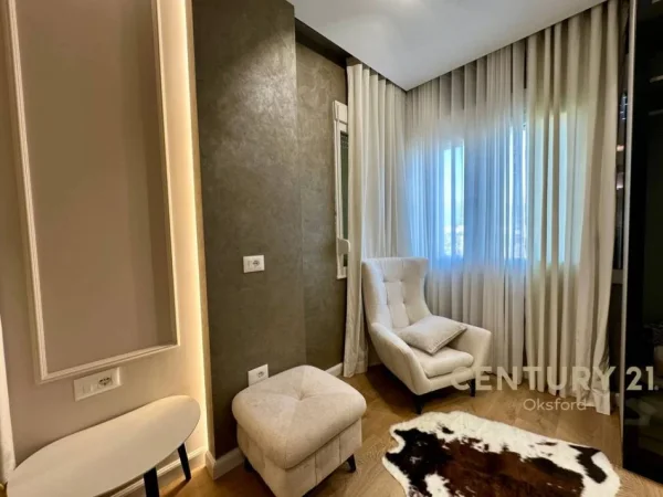Tirane, jepet me qera apartament 2+1 Kati 4, 168 m² 1.800 € (Liqenit të Thatë)
