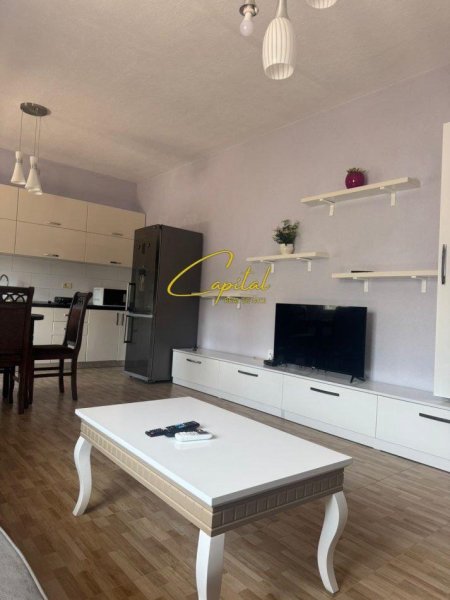 Tirane, jepet me qera apartament 2+1 Kati 2, 150 m² 450 € (FARKE)