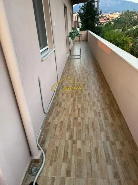 Tirane, jepet me qera apartament 2+1 Kati 2, 150 m² 450 € (FARKE)