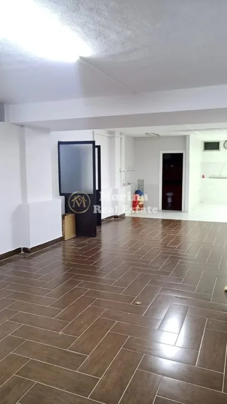 Tirane, shitet ambjent biznesi Kati -1, 109 m² 125.000 € (Bulevardi Bajram Curri)