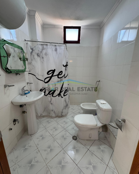 Tirane, shitet apartament 2+1+Ballkon Kati 4, 96 m² 12.900.000 ALL(Fresku)