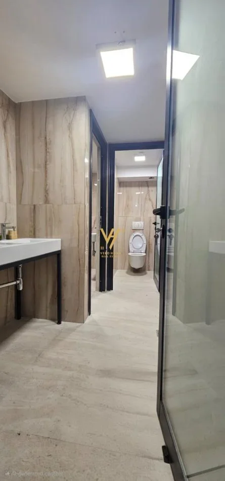 Tirane, jepet me qera ambjent biznesi Kati -1, 200 m² 3.000 € (BLLOK)