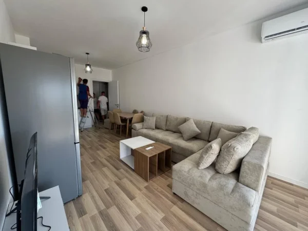 Tirane, jepet me qera apartament 1+1 Kati 5, 68 m² 500 € (Astir)