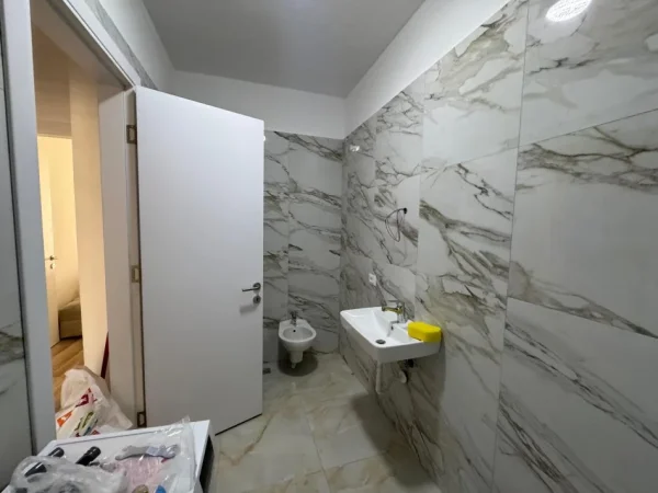 Tirane, jepet me qera apartament 1+1 Kati 5, 68 m² 500 € (Astir)