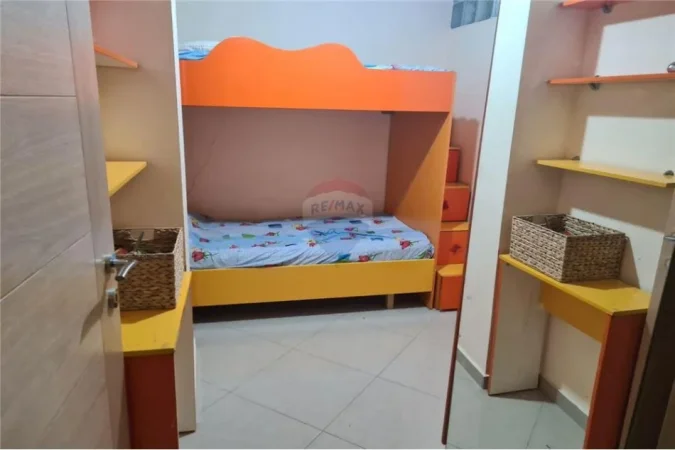 Tirane, jepet me qera apartament 2+1 , 75 m² 500 € (Bill Klinton)