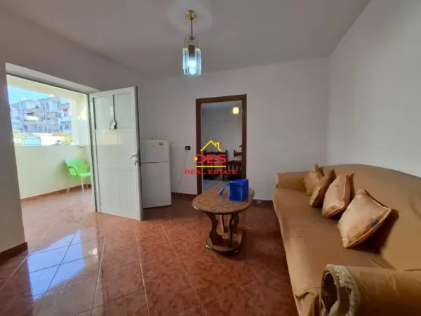 Vlore, shitet shtepi 1+1+Ballkon Kati 0, 70 m² 100.000 € (Rruga Mis Durhan)