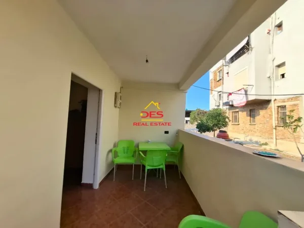 Vlore, shitet shtepi 1+1+Ballkon Kati 0, 70 m² 100.000 € (Rruga Mis Durhan)